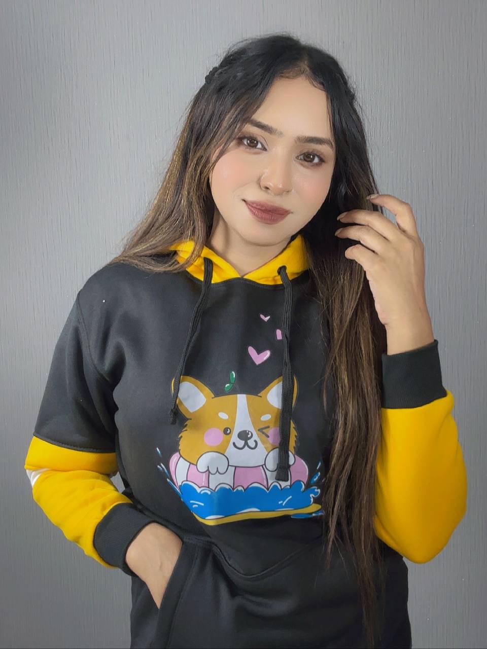 Anime Cotton Hoodies for Girls - Black+Yellow đ¸